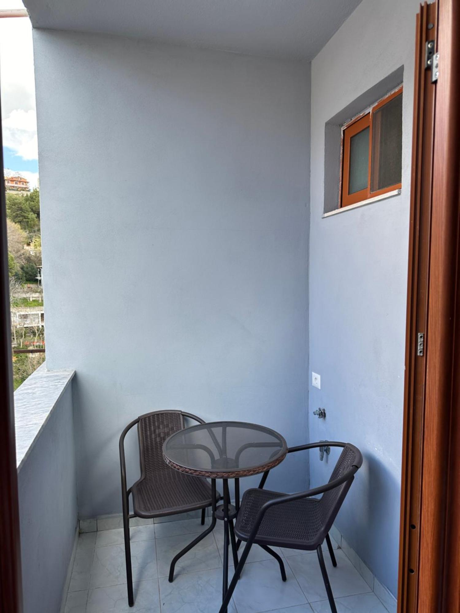 Xhimi'S Seaside Apartments Durrës Esterno foto